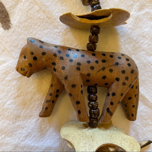 Vintage Wooden Big Cat Leopard/Cheetah Beaded Charm Necklace - Picture 5 of 9
